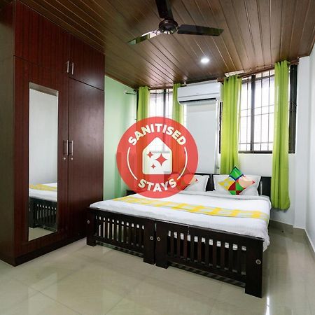 Oyo Home 49697 Aj Apartments Kochi Exterior photo