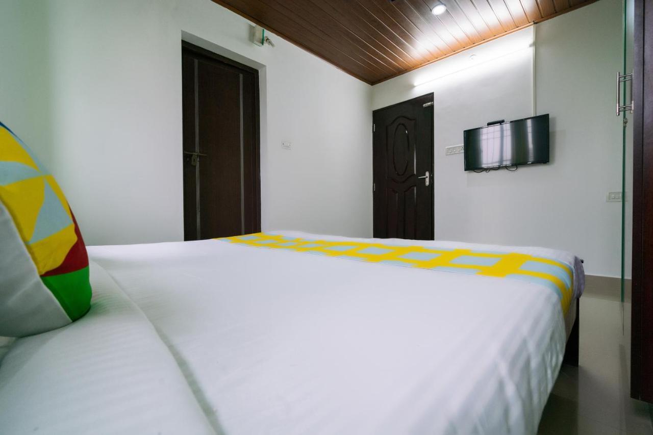 Oyo Home 49697 Aj Apartments Kochi Exterior photo