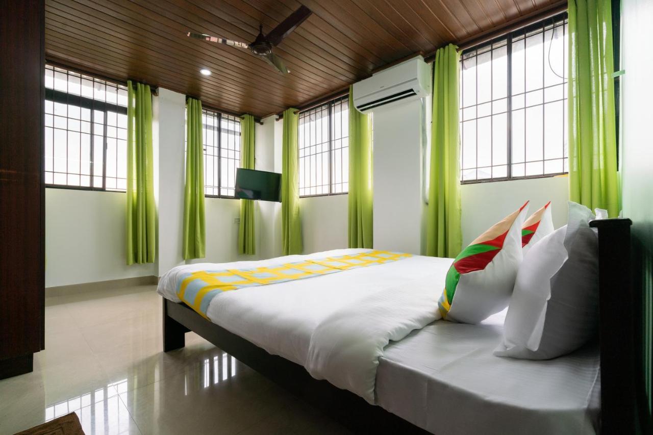Oyo Home 49697 Aj Apartments Kochi Exterior photo